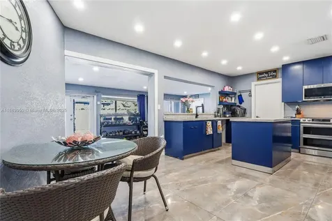 9795 NW 27th Terrace Doral FL 33172
