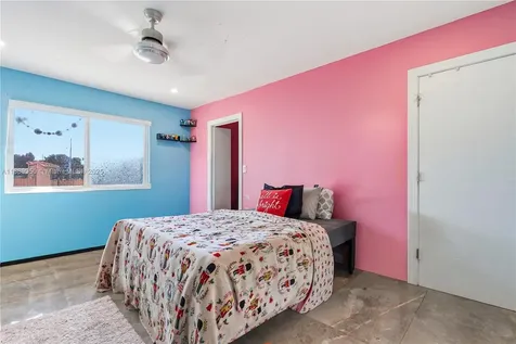 9795 NW 27th Terrace Doral FL 33172