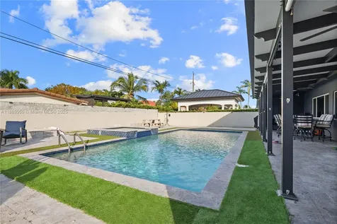 9795 NW 27th Terrace Doral FL 33172