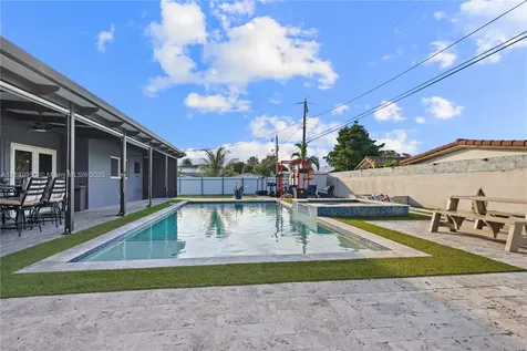 9795 NW 27th Terrace Doral FL 33172