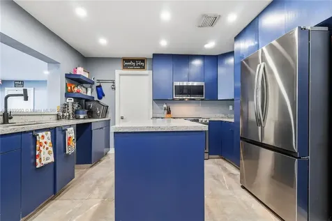 9795 NW 27th Terrace Doral FL 33172