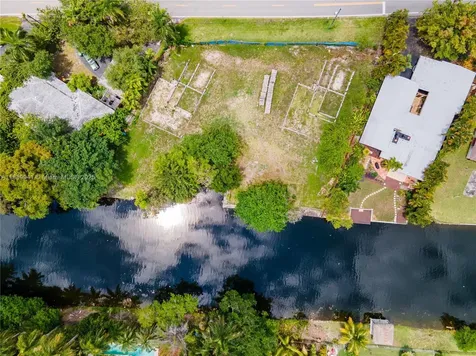 11595 W Biscayne Canal Road Miami FL 33161