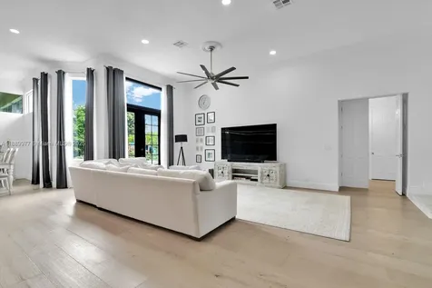 6622 Newport Lake Circle Boca Raton FL 33496