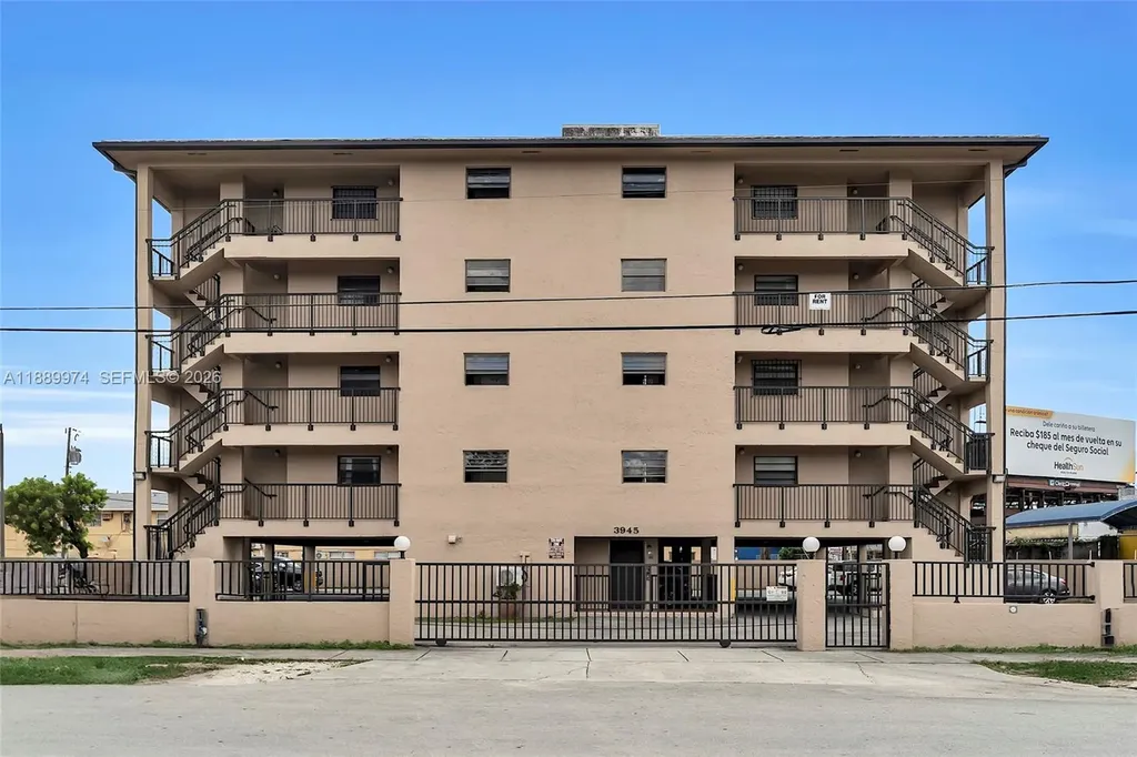 3945 SW 89th Avenue Miami FL 33165