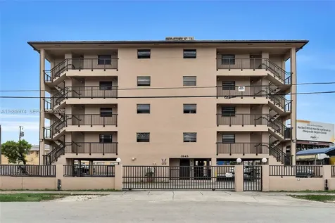 3945 SW 89th Avenue Miami FL 33165