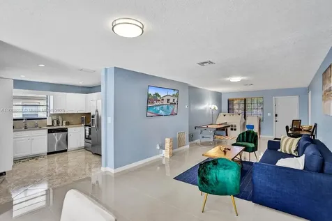 208 SW 2nd Avenue Hallandale Beach FL 33009