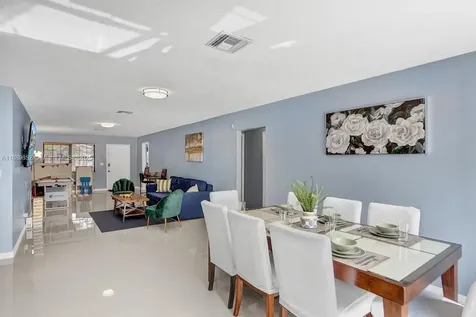 208 SW 2nd Avenue Hallandale Beach FL 33009