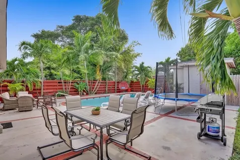 208 SW 2nd Avenue Hallandale Beach FL 33009