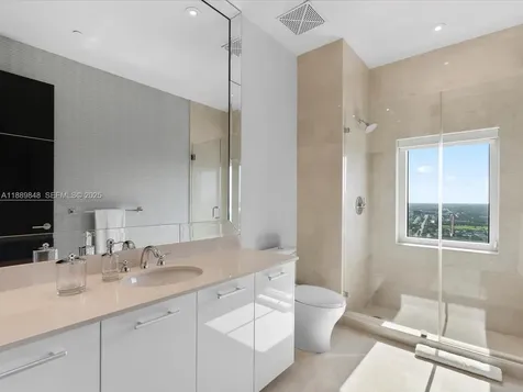 2711 S Ocean Drive Hollywood FL 33019