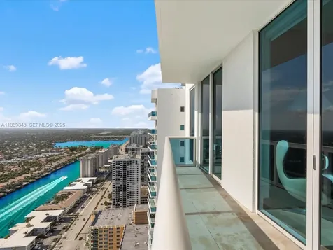 2711 S Ocean Drive Hollywood FL 33019