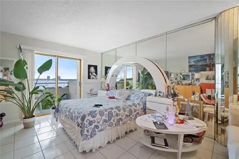 7904 West Drive North Bay Village FL 33141
