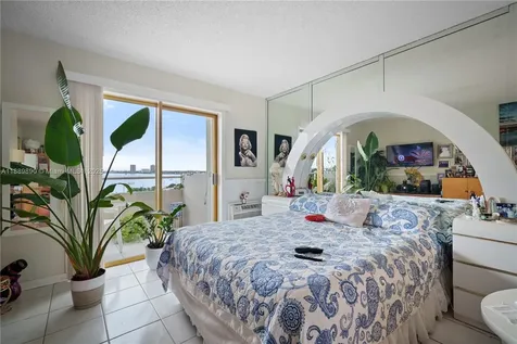 7904 West Drive North Bay Village FL 33141