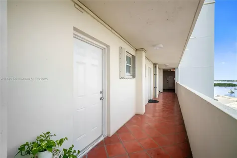 7904 West Drive North Bay Village FL 33141