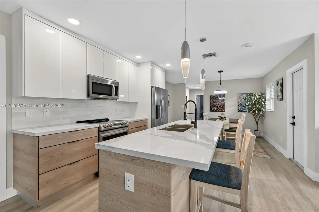 839 SW 16th Street Fort Lauderdale FL 33315