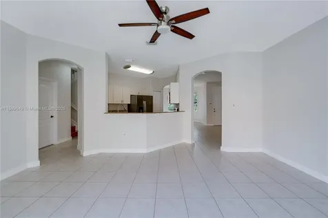 8450 NW 113th Passage Doral FL 33178