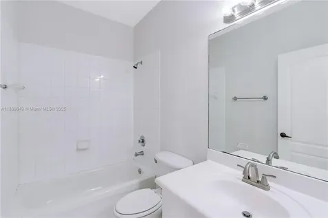 8450 NW 113th Passage Doral FL 33178