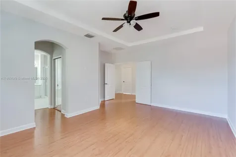 8450 NW 113th Passage Doral FL 33178