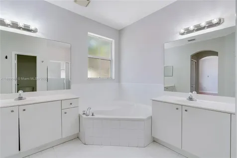 8450 NW 113th Passage Doral FL 33178