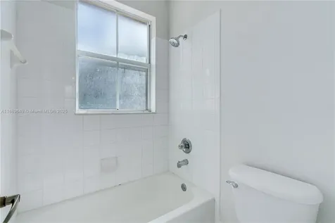 8450 NW 113th Passage Doral FL 33178