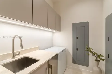 18501 Collins Avenue Sunny Isles Beach FL 33160