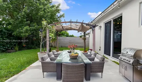 1812 NE 2nd Street Homestead FL 33033