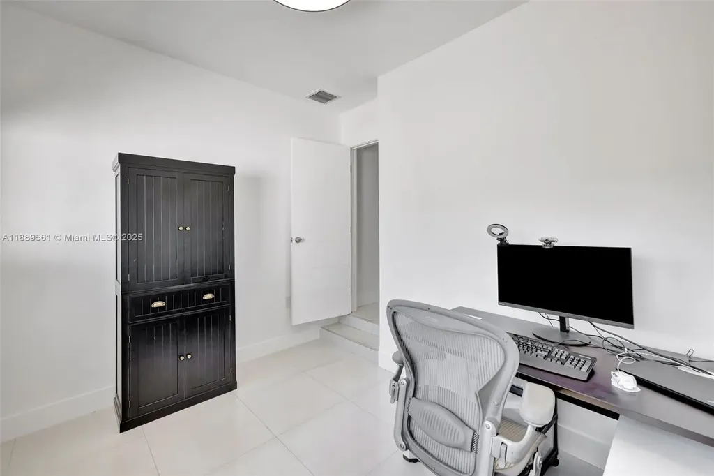 2506 NE 30th Street Fort Lauderdale FL 33306