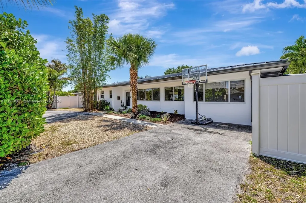 2506 NE 30th Street Fort Lauderdale FL 33306