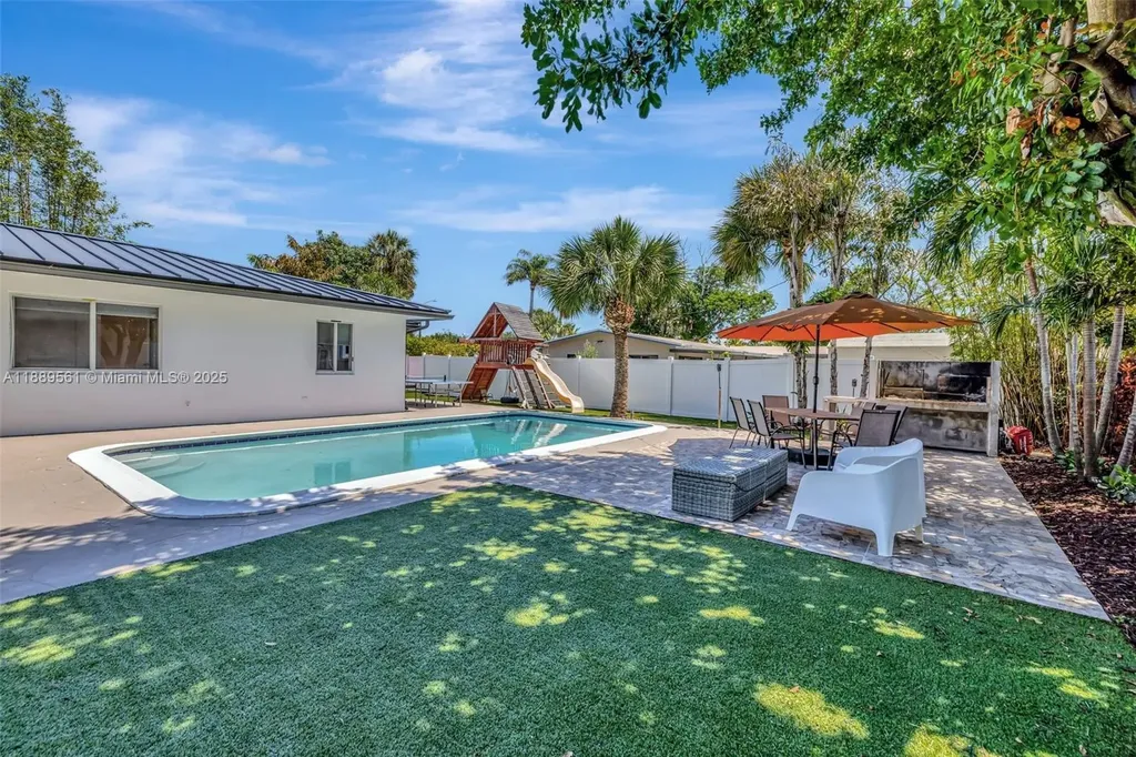 2506 NE 30th Street Fort Lauderdale FL 33306