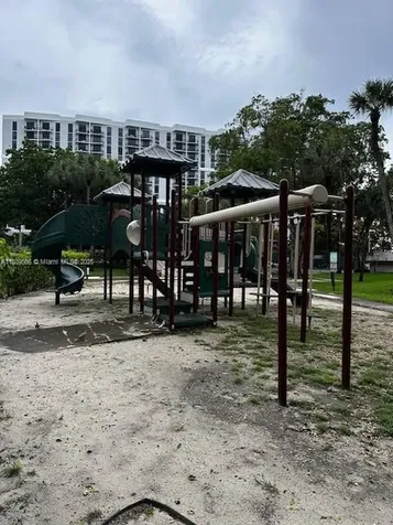 Miami FL 33181