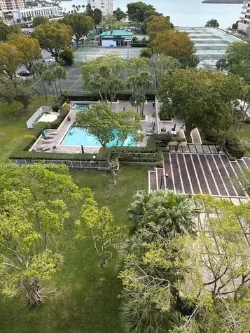 Miami FL 33181