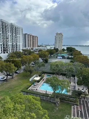 Miami FL 33181