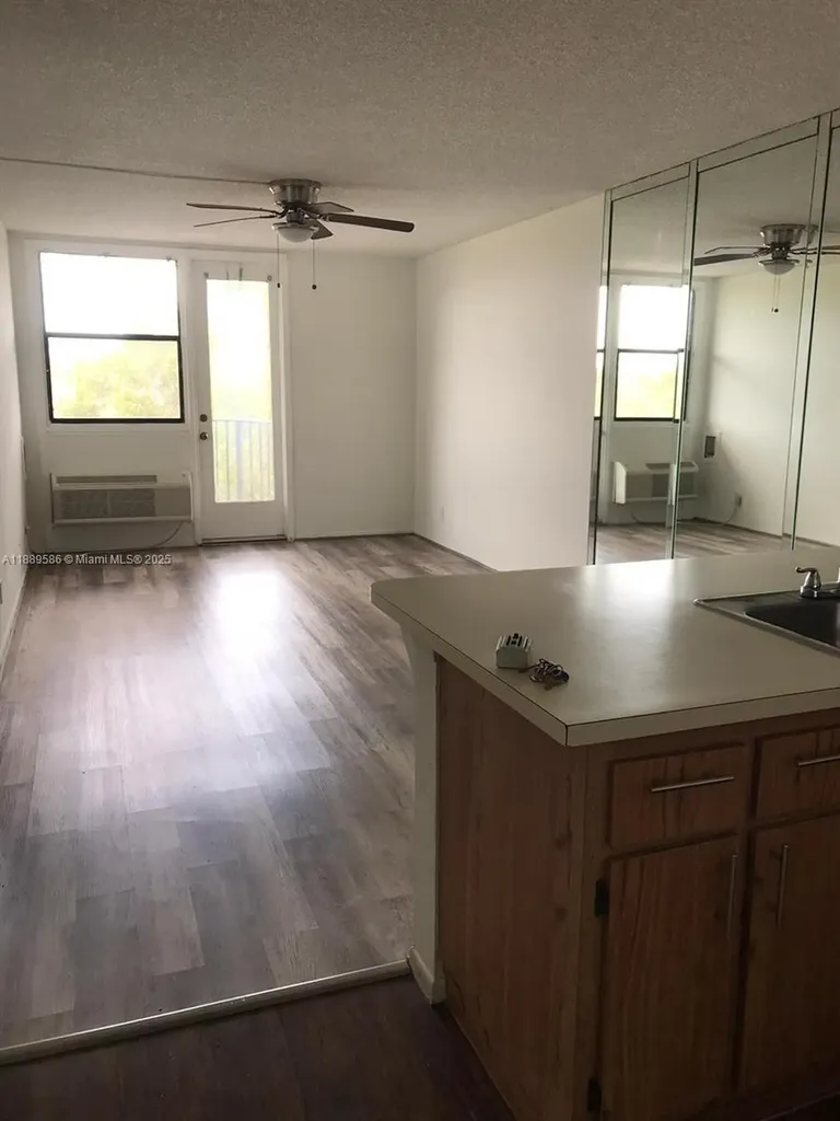 2701 Riverside Drive Coral Springs FL 33065