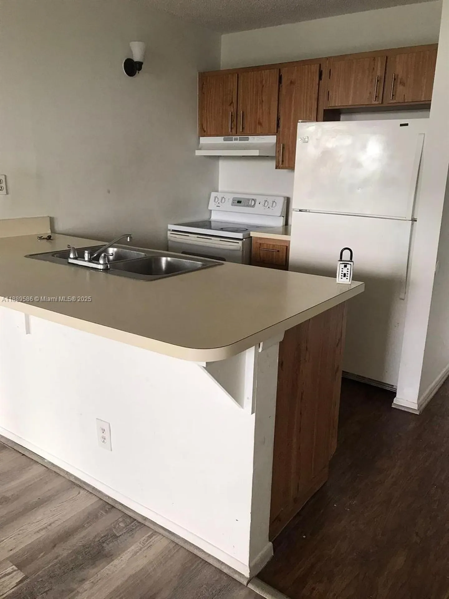 2701 Riverside Drive Coral Springs FL 33065