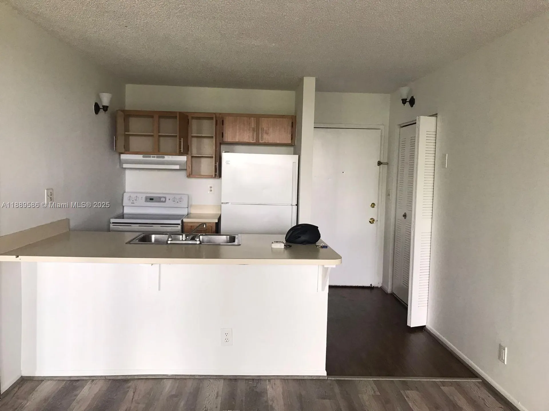 2701 Riverside Drive Coral Springs FL 33065