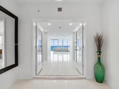 3101 S Ocean Drive Hollywood FL 33019