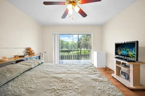 4800 Hillcrest Lane Hollywood FL 33021