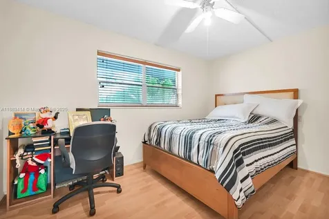 4800 Hillcrest Lane Hollywood FL 33021