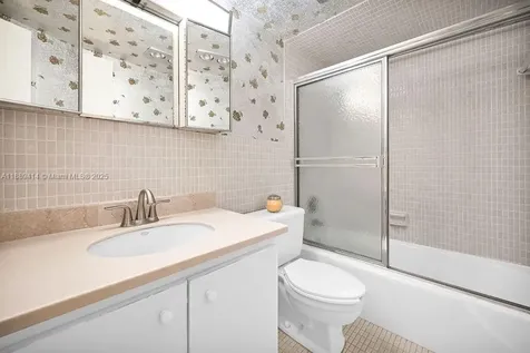 4800 Hillcrest Lane Hollywood FL 33021