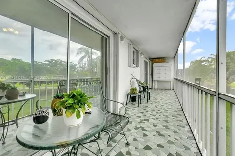 4800 Hillcrest Lane Hollywood FL 33021