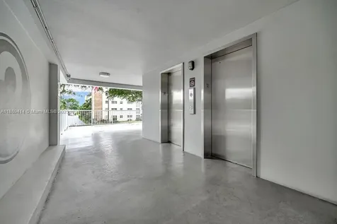 4800 Hillcrest Lane Hollywood FL 33021