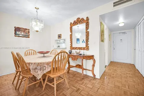 4800 Hillcrest Lane Hollywood FL 33021