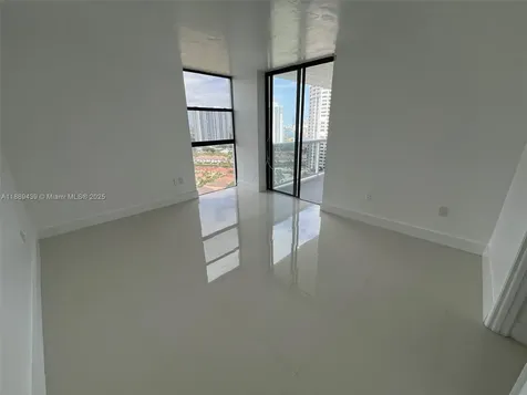 20505 E Country Club Drive Aventura FL 33180