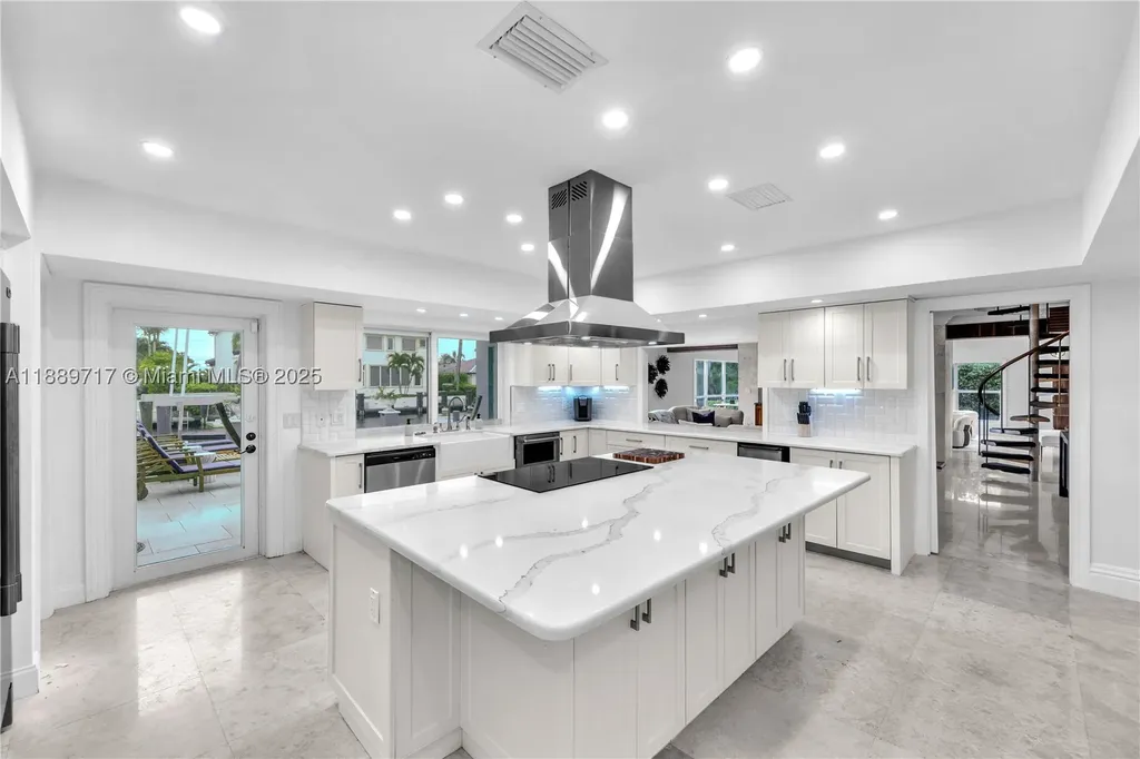 4440 NE 23rd Avenue Lighthouse Point FL 33064