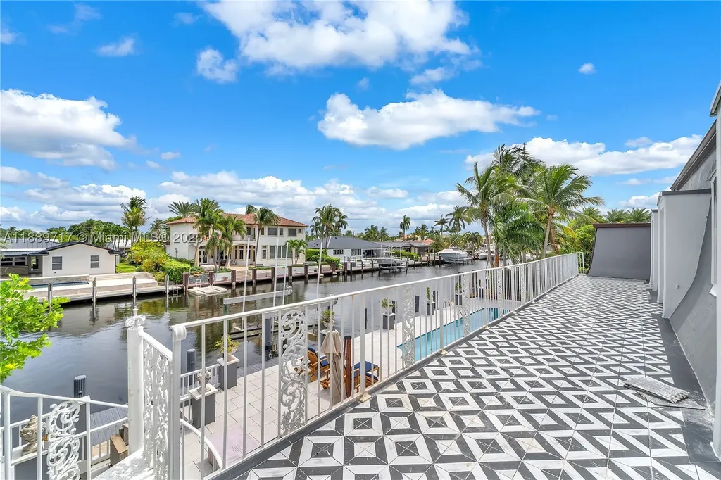 4440 NE 23rd Avenue Lighthouse Point FL 33064