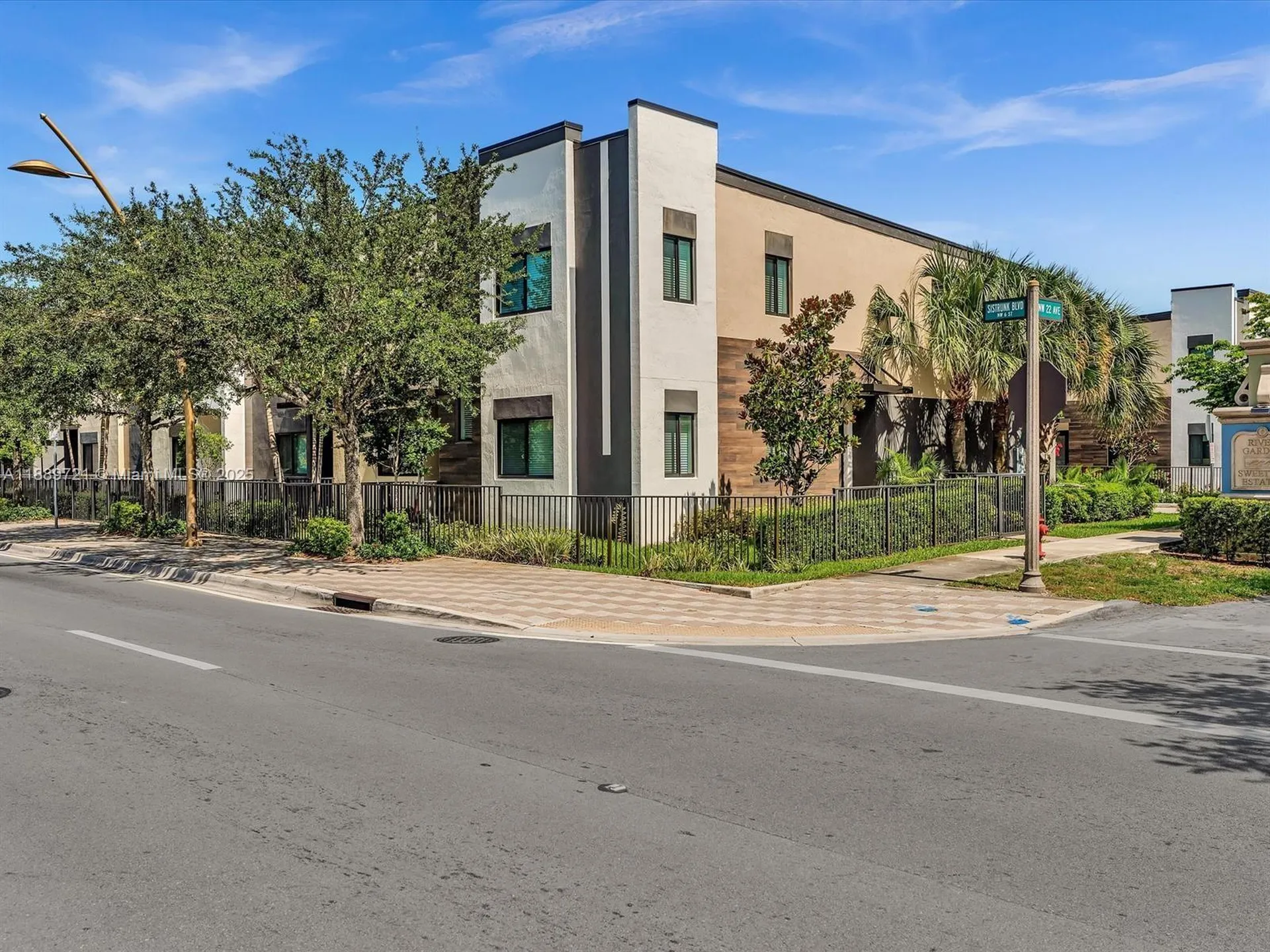 2182 NW 6th Street Fort Lauderdale FL 33311