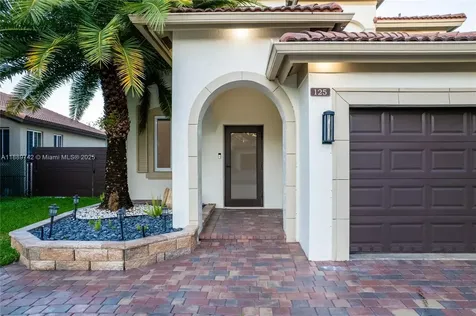 125 SE 22nd Terrace Homestead FL 33033