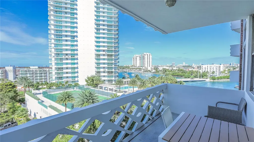 20 Island Avenue Miami Beach FL 33139