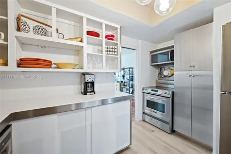 20 Island Avenue Miami Beach FL 33139