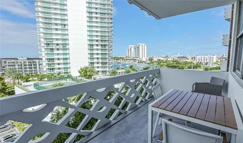 20 Island Avenue Miami Beach FL 33139