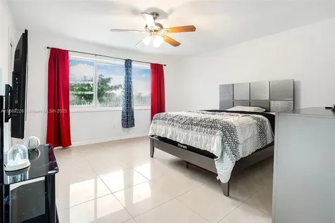 7000 W 15th Court Hialeah FL 33014